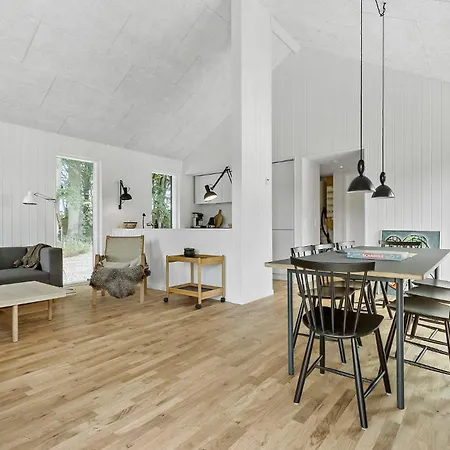 4 Bedroom In